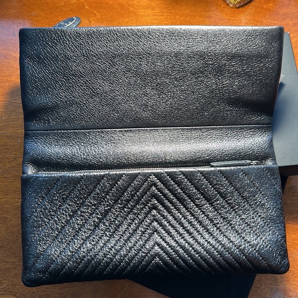 Chanel Clutch - Picture 7 of 16